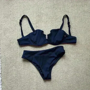 La Vie En Rose Textured  Bikini, black, top size XXL, bottom size L.